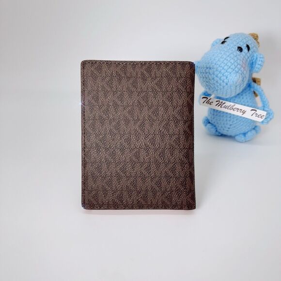 Michael Kors Illustrations SL Away Passport Wallet Cardcase Brown Mimosa Logo - Picture 2 of 6